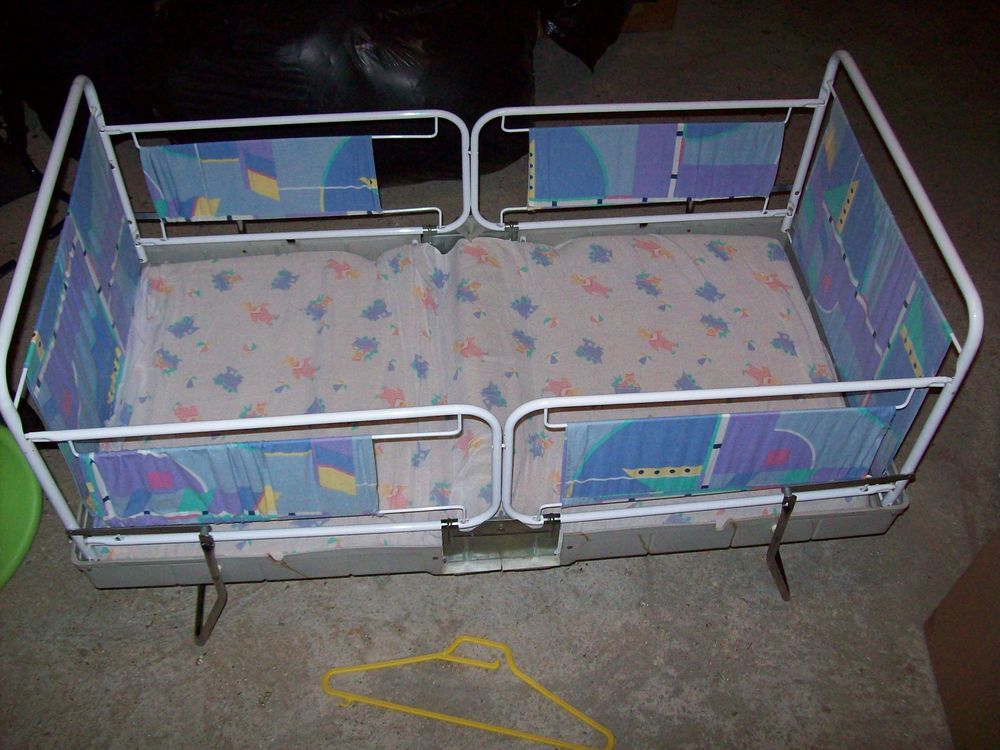 Lit enfant pliable pour camping ou d&eacute;pannage Puériculture