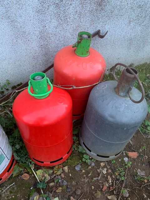 BOUTEILLES DE GAZ BUTANE  VIDES 0 Vouill� (79)