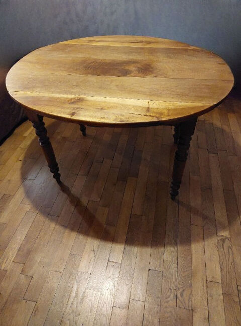 Table en noyer massif 290 Thoissey (01)