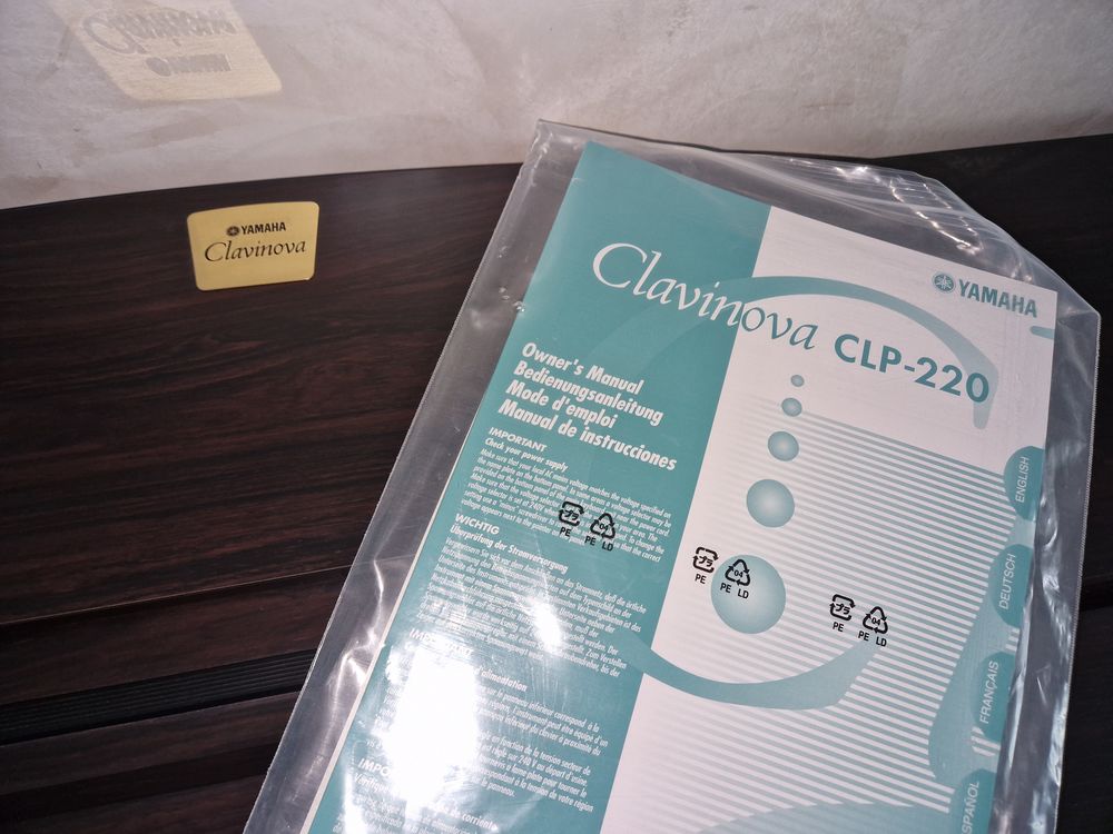 piano Clavinova CLP 220 Yamaha Instruments de musique