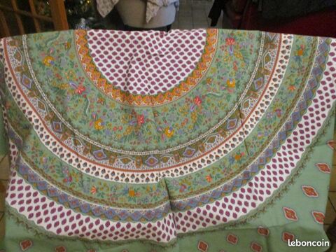 Grand nappe arrondie printani�re diam�tre 1 m 70 22 M�rignies (59)