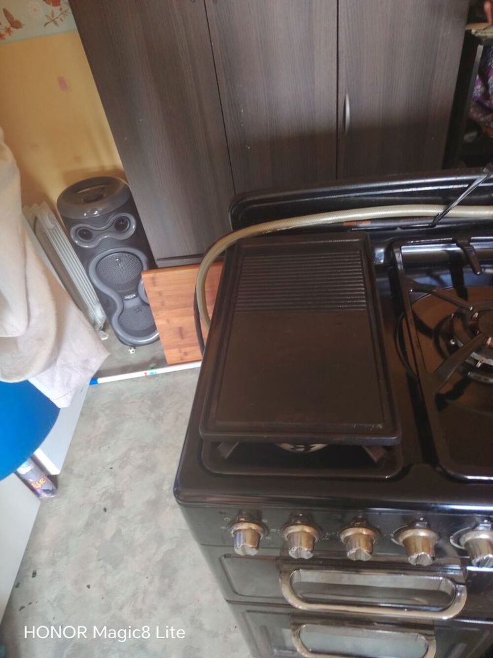 Cuisini&egrave;re piano de cuisson 90x90x60 avec plancha et plaque Electroménager