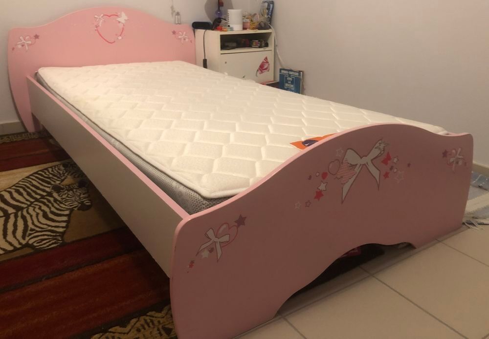 Lit enfant rose + matelas Meubles