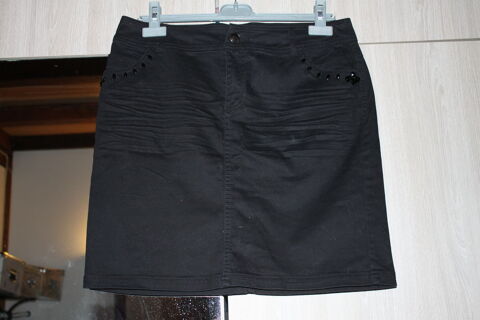 Jupe Camaieu noire taille 42.
5 Monceaux (60)