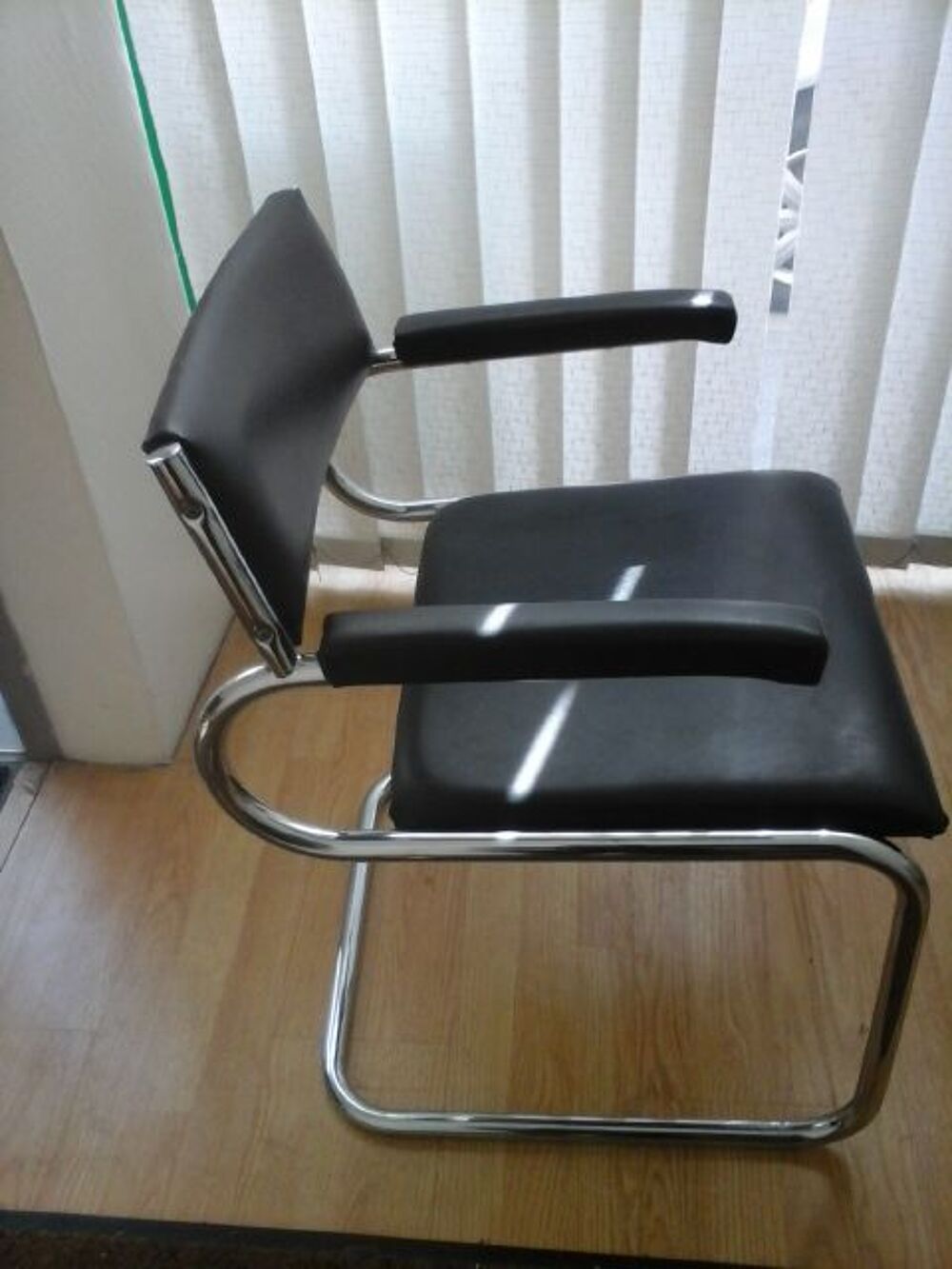 6 Chaises ann&eacute;e 70 Meubles