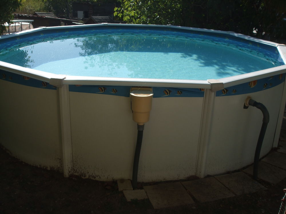 Piscine hors sol de 4,60m compl&egrave;te Jardin