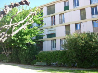  Parking / Garage à louer 17 m² Le pontet