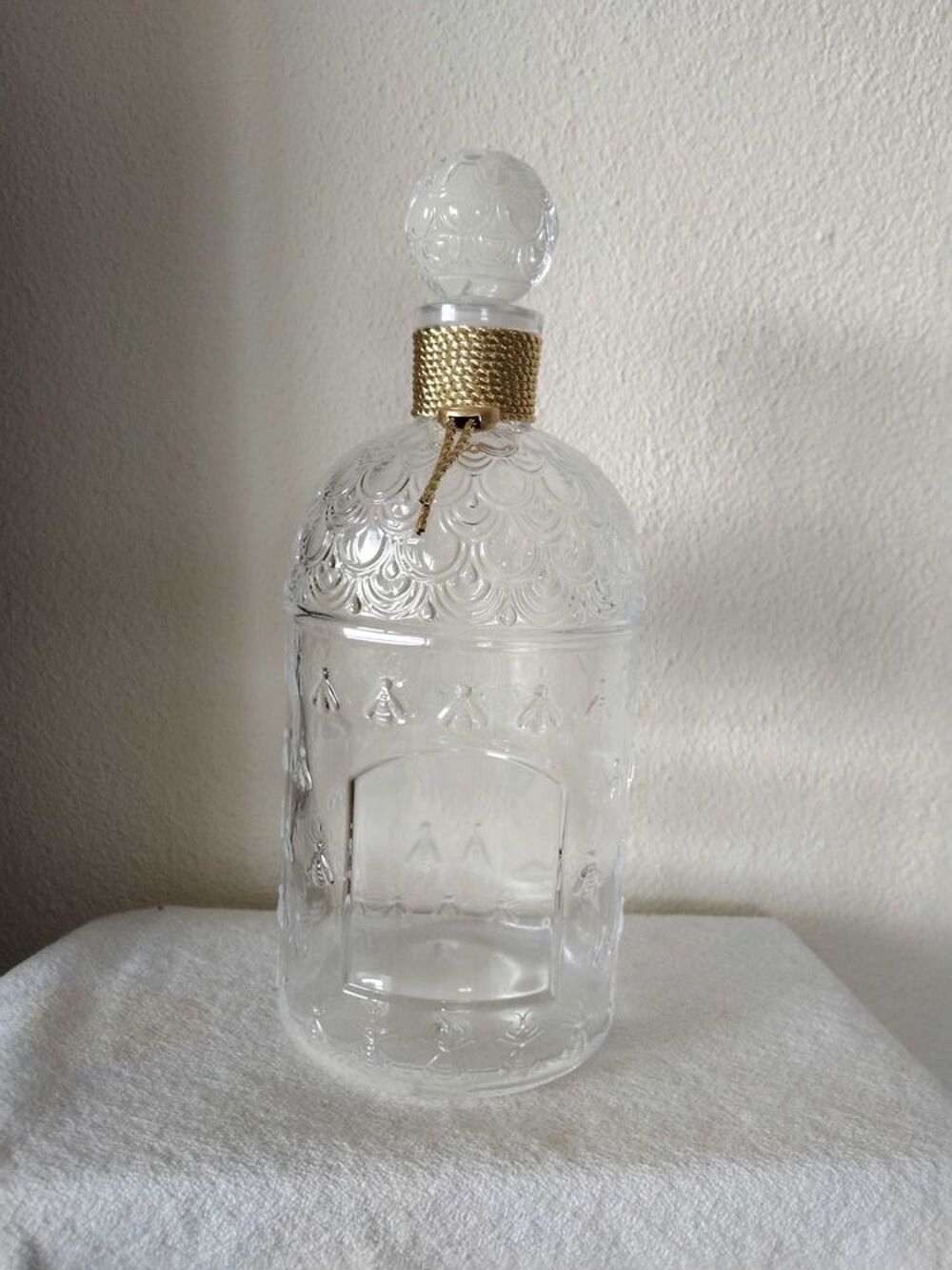 Flacon de parfum Abeilles de Guerlain 