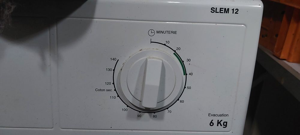 S&egrave;che linge Far Electroménager