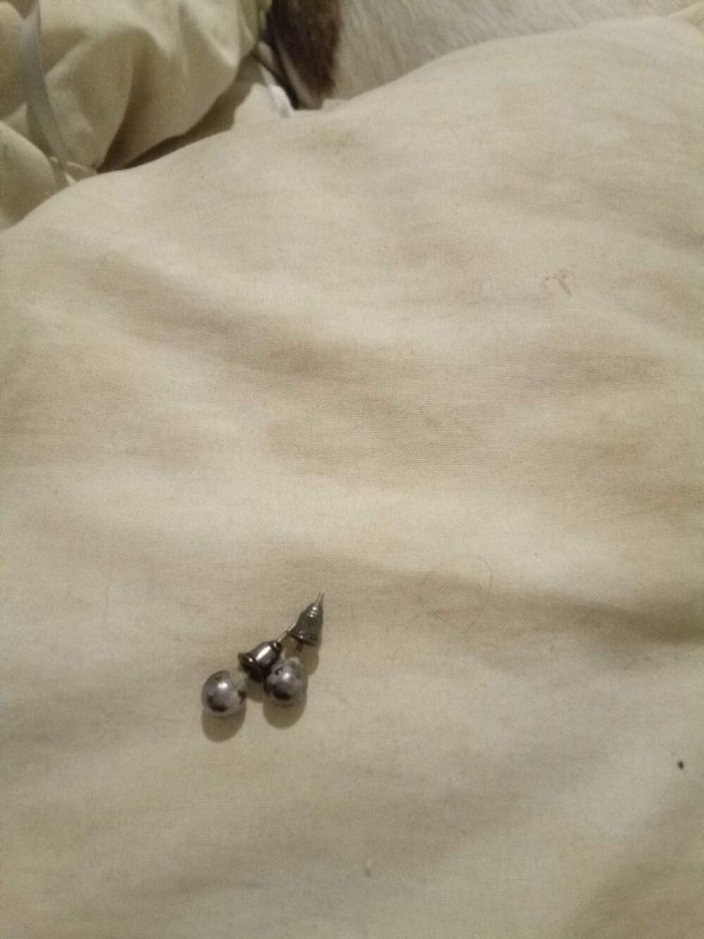 boucle d'oreille fantaisie boule argente Bijoux et montres