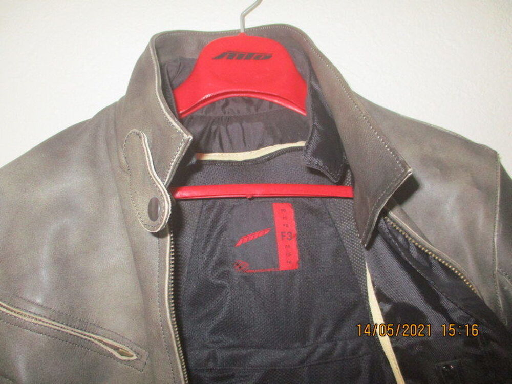 Blouson moto Vêtements