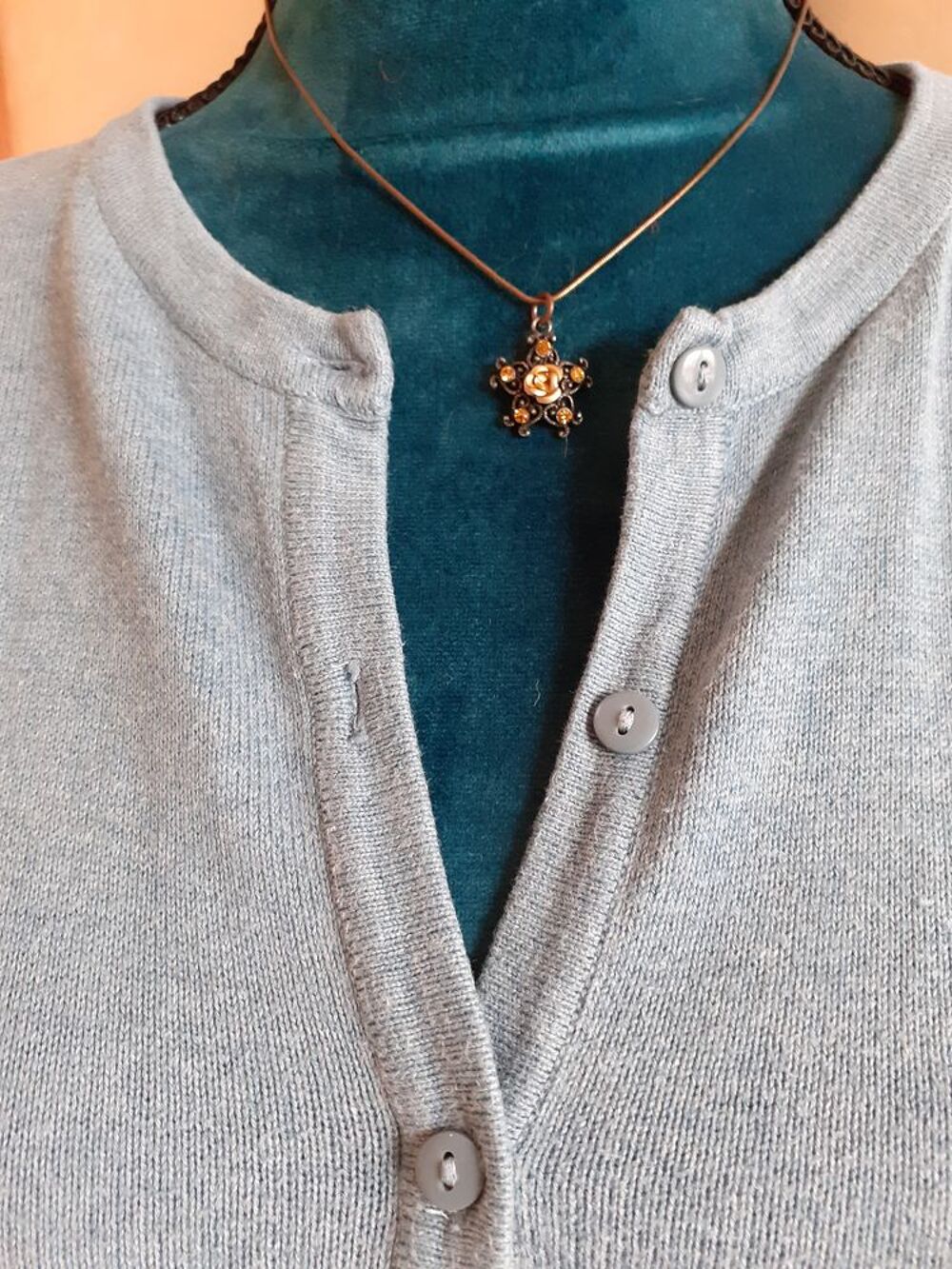 Gilet bleu clair &agrave; boutons - H et M - Taille S Vêtements