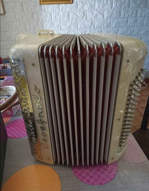 Bel Accord�on 1600 Oytier-Saint-Oblas (38)