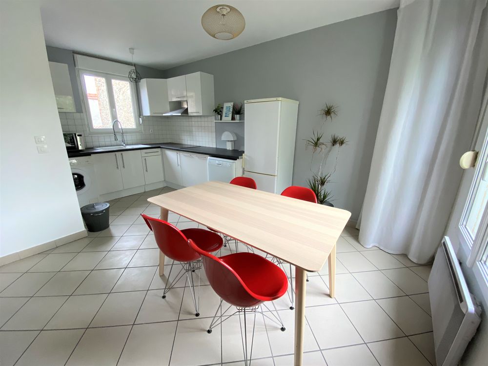 Location Appartement Bel appartement meublé T2 centre-ville 43 m2 dernier étage Reims