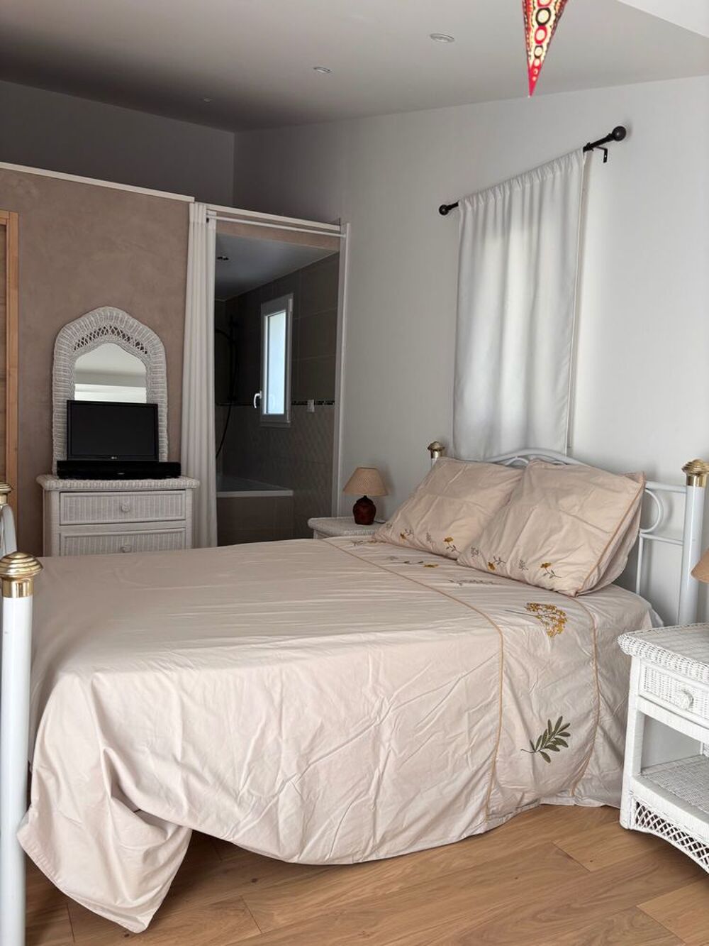   Villa de standing à Sainte-Anastasie  Provence-Alpes-Côte d'Azur, Sainte-Anastasie-sur-Issole (83136)