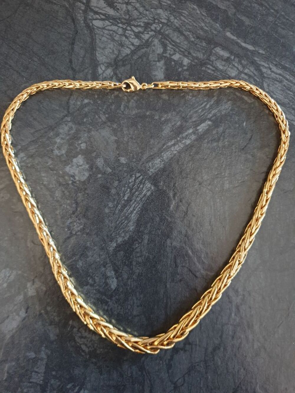 Collier plaqu&eacute; or 18 carats Bijoux et montres