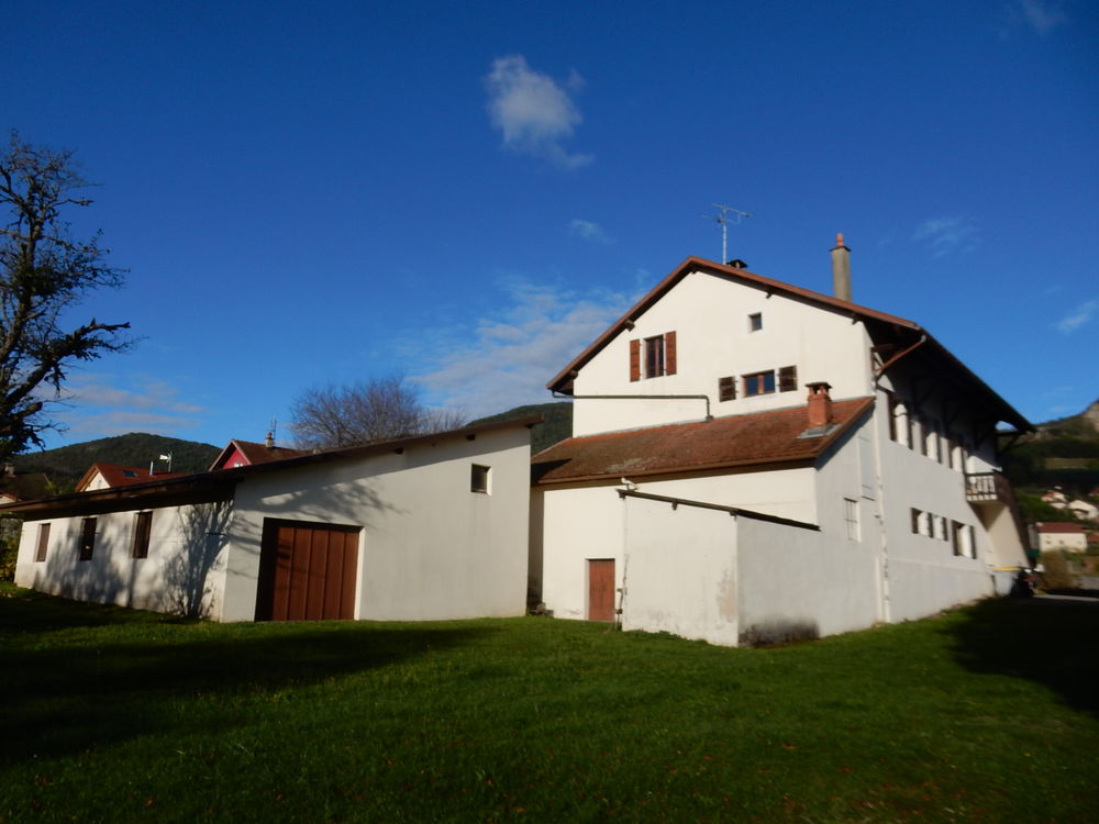 Vente Ferme Btisse en Pierre de type 7 de 250mhab + dpendance (90m) sur 1682m de terrain Valserhne