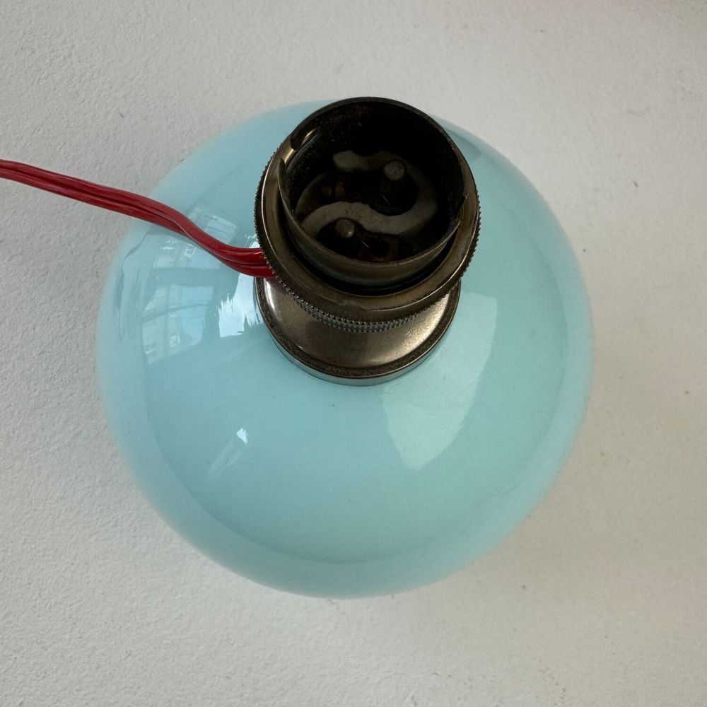 ANCIENNE LAMPE VINTAGE EN OPALINE BLEU
Décoration