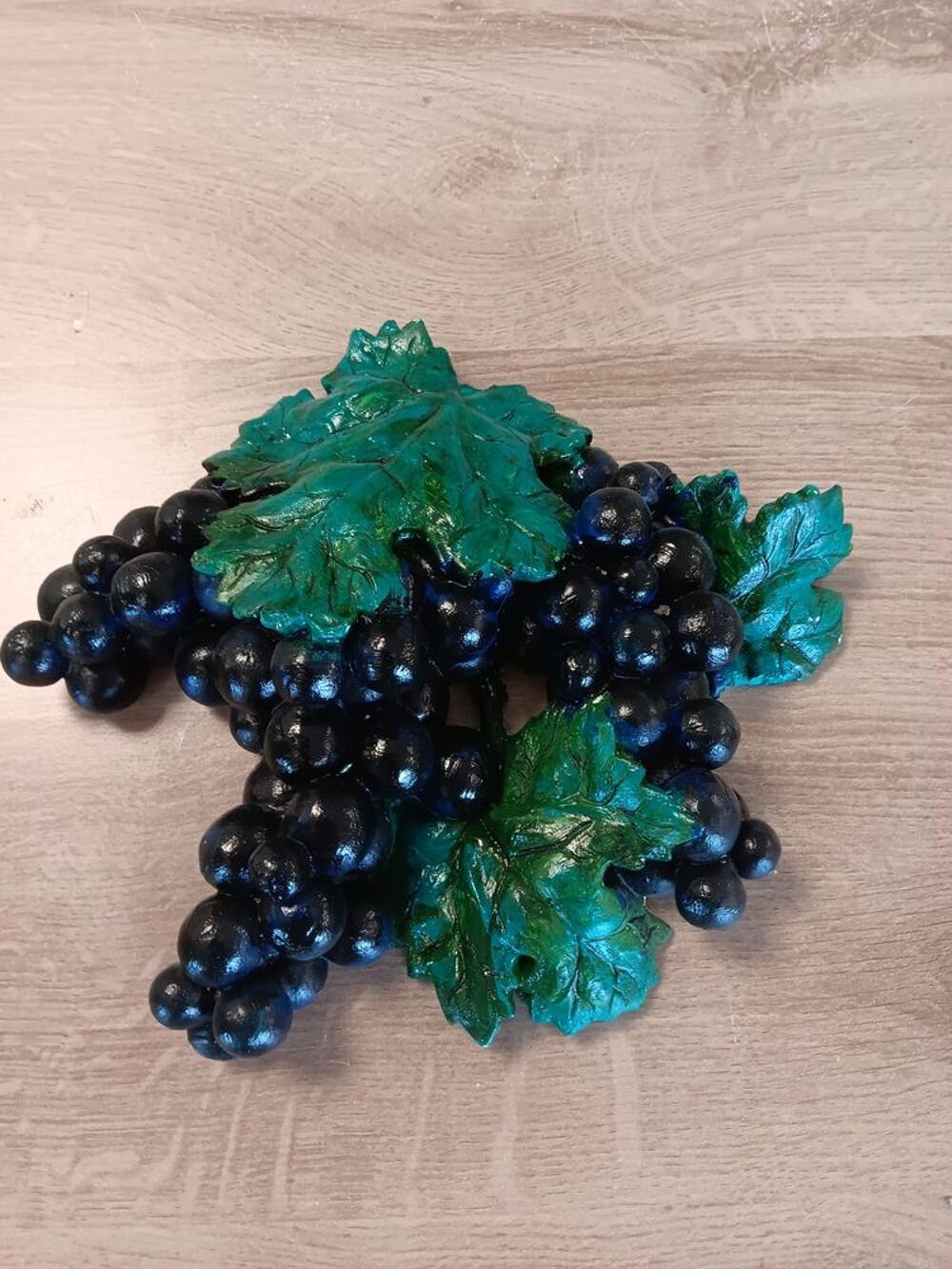 grappes de raisin de divers couleur
travail soign&eacute;" Décoration