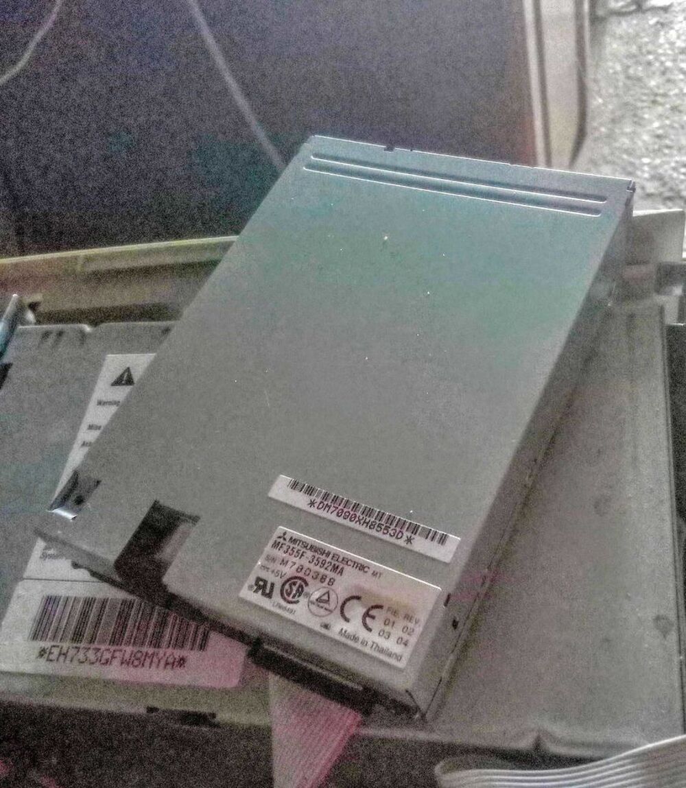 lecteur disquette mac 20broches PPC a d&eacute;poussi&eacute;rer Matériel informatique