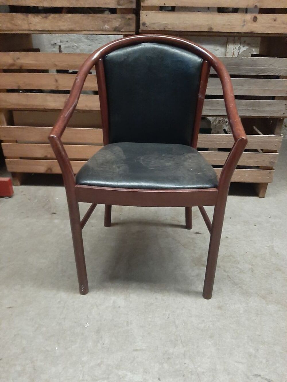 12 Fauteuils anciens 120€ le lot Meubles