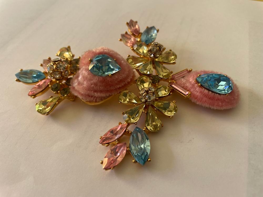 Broche Demi-Croix GM Strass Multicolore, Coeur strass poire Bijoux et montres