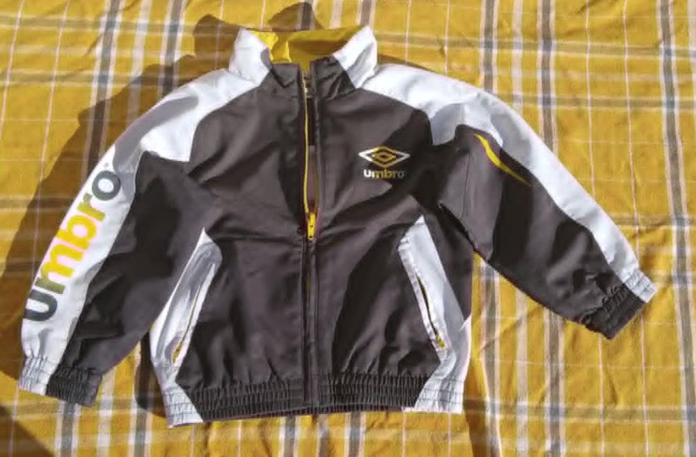 Surv&ecirc;tement Gar&ccedil;on Taille 94 de la Marque " Umbro " Vêtements enfants