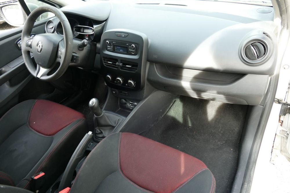 Clio IV CLIO IV SOCIETE DCI 90 ENERGY ECO2 AIR 82G 2015 occasion 13600 La Ciotat