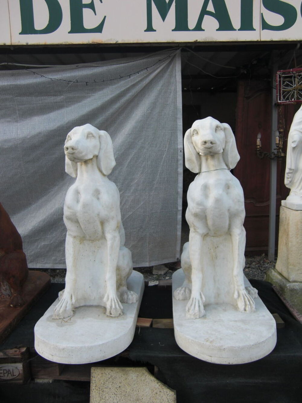 Statue chien en pierre Décoration