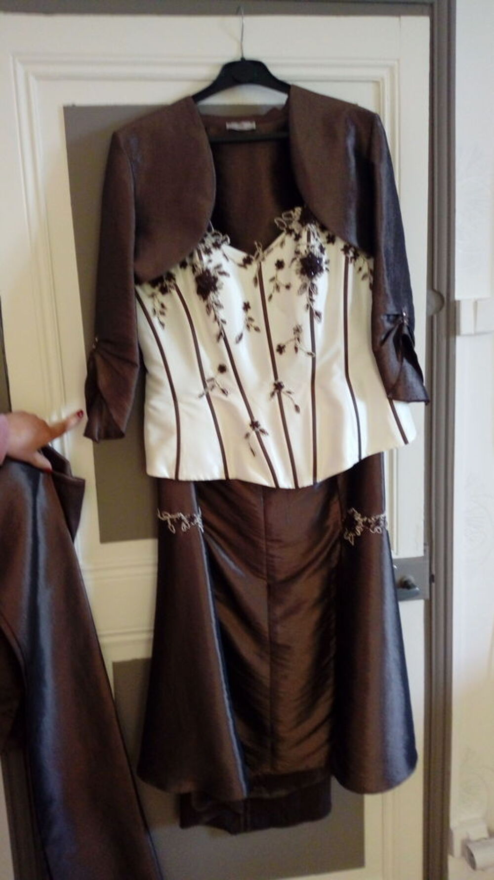 Jupe longue + bustier + bolero + etole Vêtements