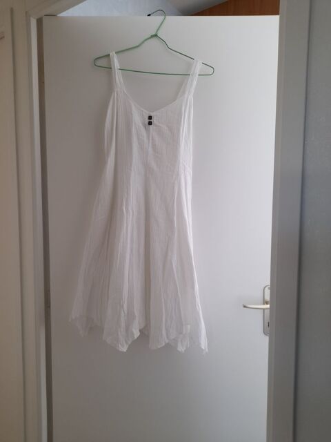 ROBE BLANCHE  10 Pénestin (56)