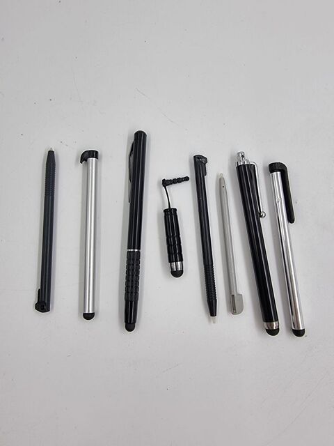 Lot de 8 stylets pour divers appareils tactiles 1 Vulbens (74)
