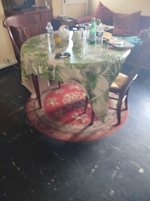 Bonjour. meubles meresier vaisselier table basse. buffet. Table ovale merisier 6places chaises. M&eacute;ridienne. ancienne. 3500 07700 Saint-marcel-d'ard�che