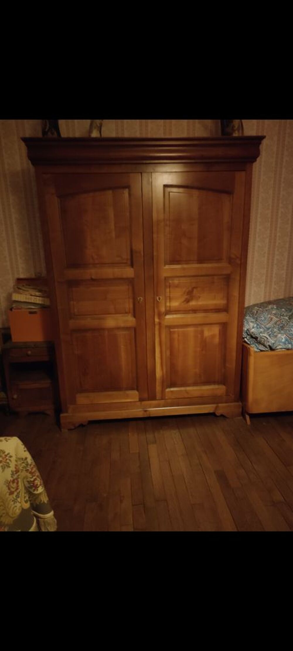 Chambre compl&egrave;te en merisier Meubles
