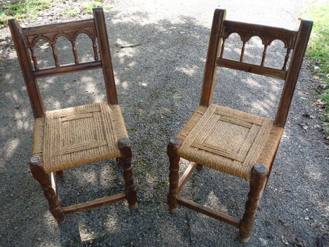 Chaise ancienne rustique hispanique 65 Castres (81)