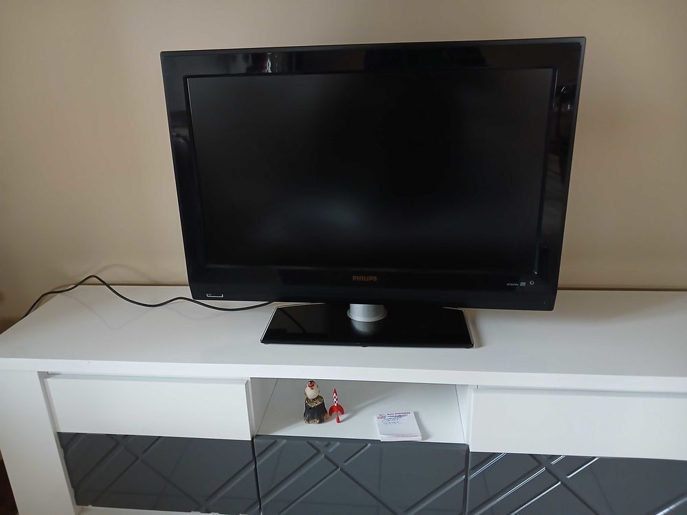 T&eacute;l&eacute;viseur 80 cm Photos/Video/TV