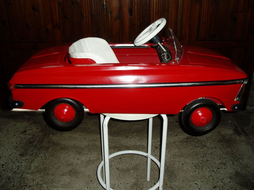 voiture &agrave; p&eacute;dales Jeux / jouets