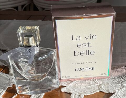 Un flacon d'eau de parfum vide 4 Vouneuil-sous-Biard (86)