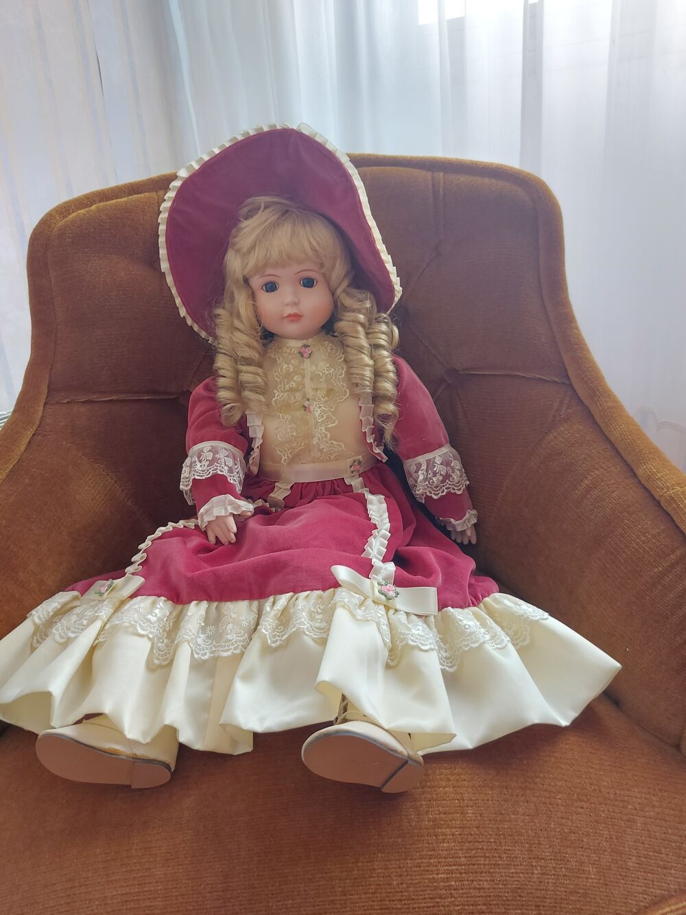 Poup&eacute;e en porcelaine Décoration