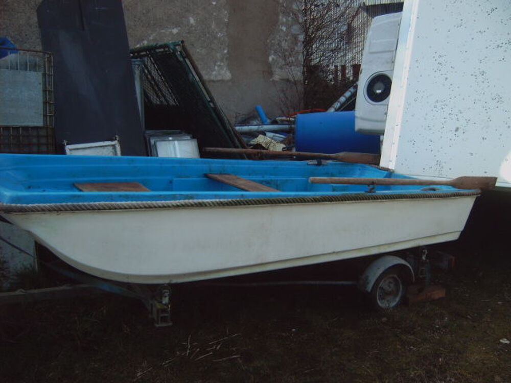 lot bateaux plat + remorque + accessoire + moteur Sports
