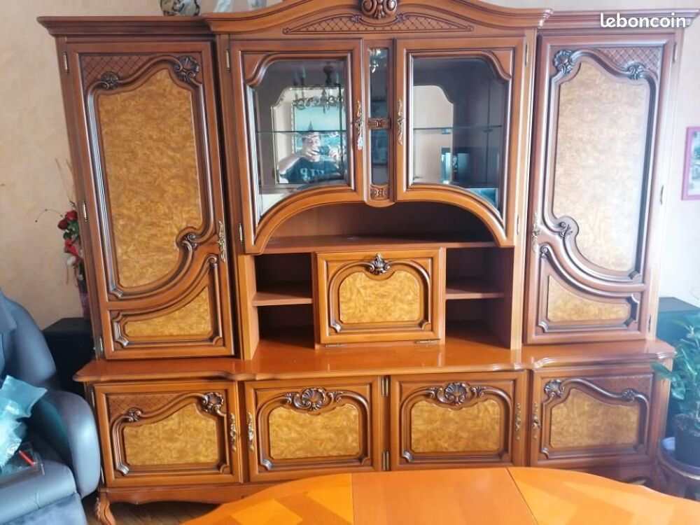 Salle &agrave; manger rustique
Meubles