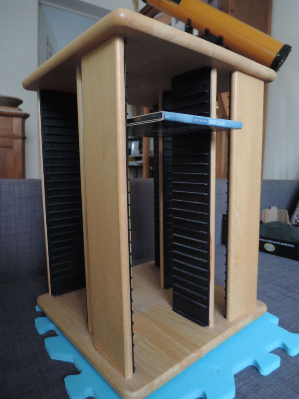 Tourniquet pour CD. Meubles