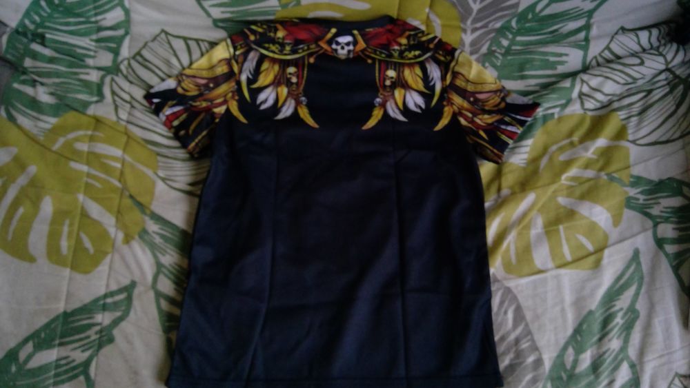 7€ THE PIRATE KING T SHIRT Jeux / jouets