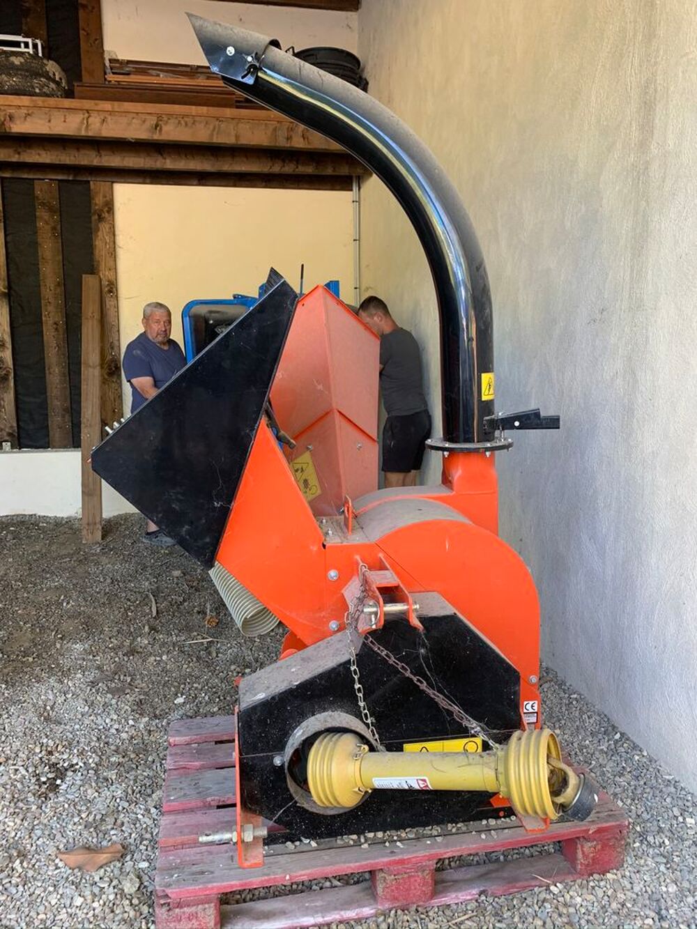 Broyeuse, d&eacute;chiqueteuse, souffleuse. Bear Cat SC5540B, prise Bricolage