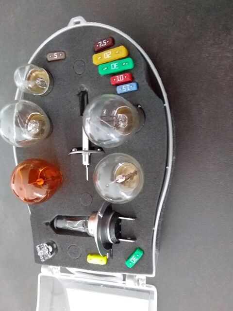 Boite d'ampoules H7/H1 6 D�ville-L�s-Rouen (76)