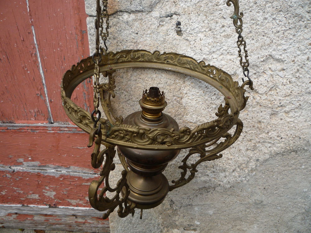 Suspension opaline rose Meubles