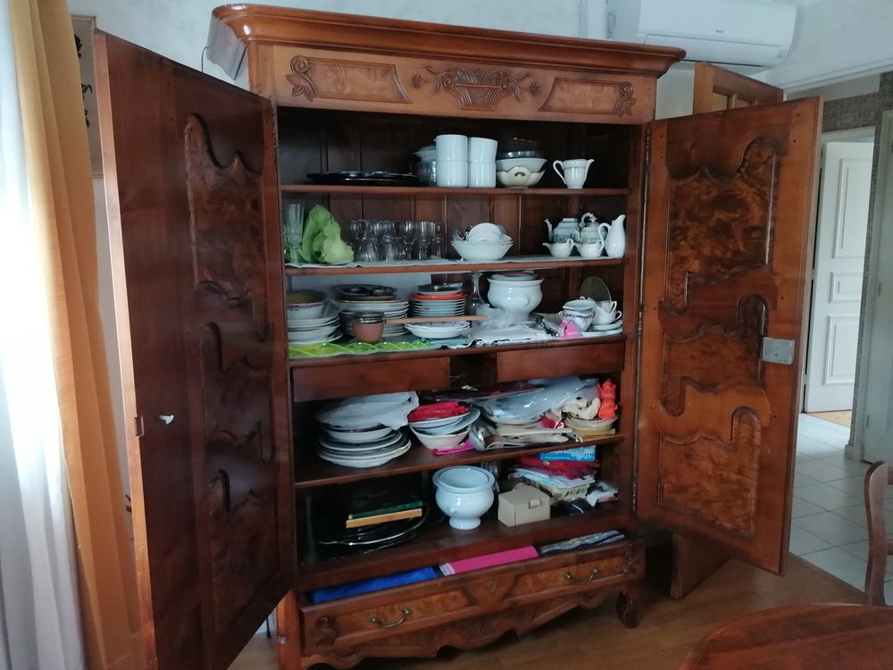 Belle armoire bressane contemporaine Meubles