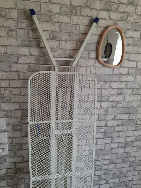 table �  repasser pliable avec repose linge sur Montoy-Flanville 8 Montoy-Flanville (57)