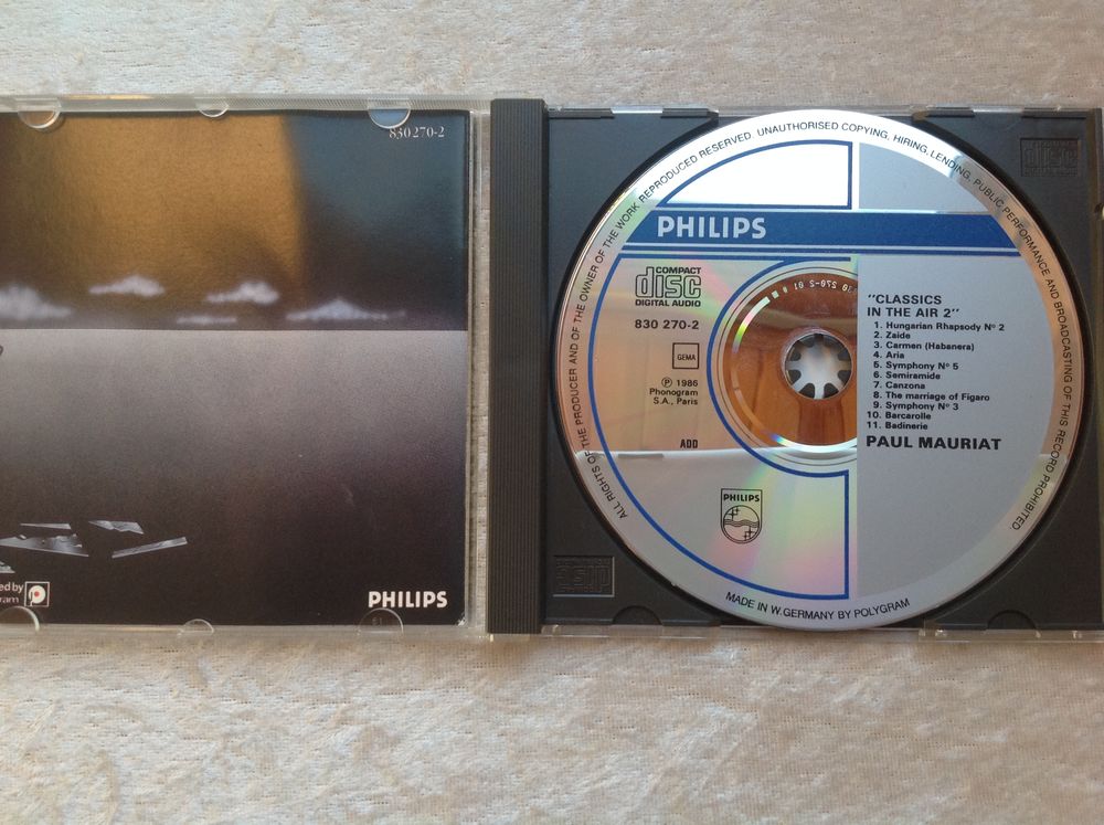CLASSICS IN THE AIR 2 PAUL MAURIAT Envoi Possible
CD et vinyles