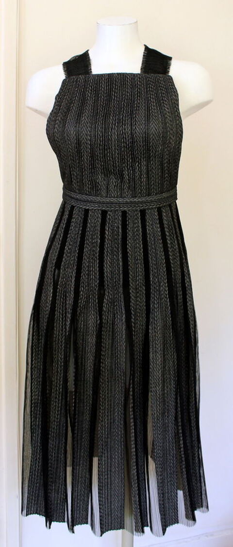 Robe dos nu BOSS HUGO BOSS T.S 200 Issy-les-Moulineaux (92)